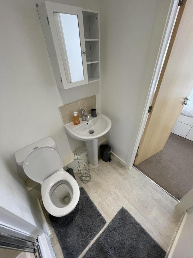 Modern 2-Bed Apartment In The Heart Of Salford Quays Exteriér fotografie
