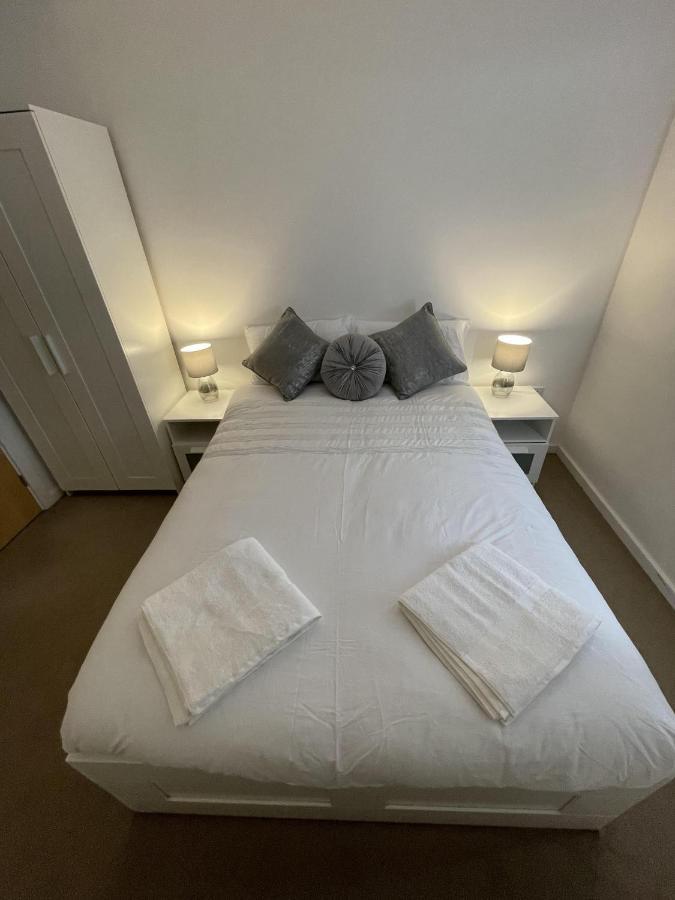 Modern 2-Bed Apartment In The Heart Of Salford Quays Exteriér fotografie