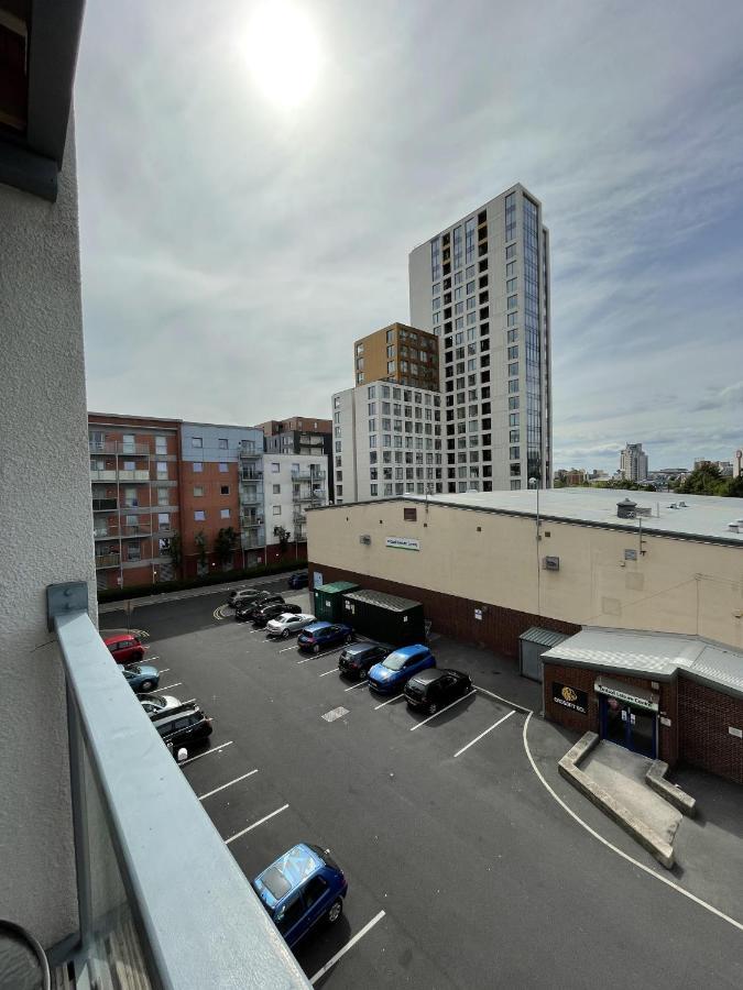 Modern 2-Bed Apartment In The Heart Of Salford Quays Exteriér fotografie